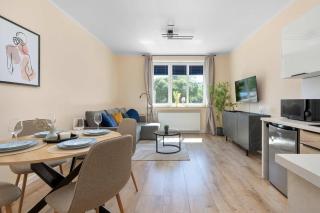Komfortowy Apartament w Sercu Gdańska z Miejscem do Pracy by Noclegi Renters - 8