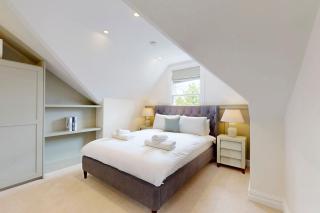 Stunning 2BR Home Near Kew-2min walk to Tube - 1