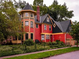 Historic 1895 Victorian - 7 BR - Sleeps 12 - Grill - 0
