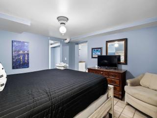 Historic 1895 Victorian - 7 BR - Sleeps 12 - Grill - 9