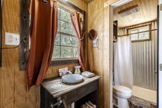 Rustic Ranch Hideaway Cabin with Stargazing & Sunset Views near Kerrville in Mountain Home, Texas - 4