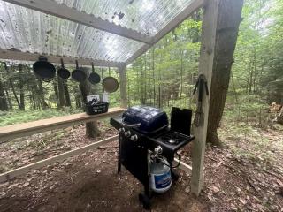 Secluded Safari Tent Getaway: Glamp in Style in Broadalbin, New York - 1