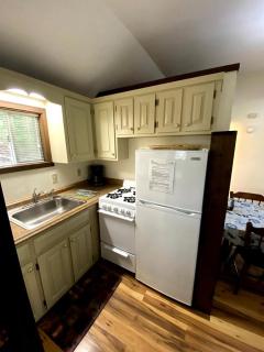 Charming Cottage with Private Deck and Modern Amenities near Camden, Maine - 8