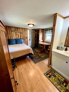 Pet-Friendly Studio Cabin with BBQ and Porch in South Dakota - 4
