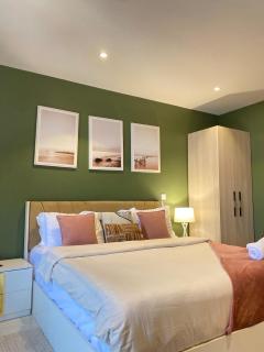 Luxury Airport Studio Pool & Gym The lennox - 6