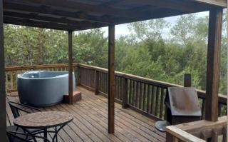 Exceptional Cabin near Lake Granbury Perfect for Discovering Texas Wildlife - 1