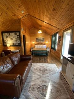 Secluded Cabin Perfect for Nature and Water Sports Lovers in Texas - 3