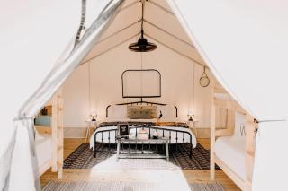 Luxury Glamping by Lake Blackshear: Cozy Safari Tent in Cordele, Georgia - 7
