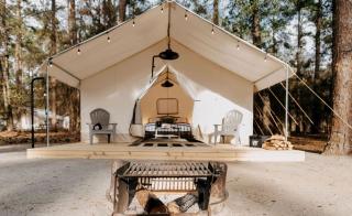Luxury Glamping by Lake Blackshear: Cozy Safari Tent in Cordele, Georgia - 4