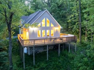 Family Time in Love, Virginia: Mountain Cabin Getaway - 0
