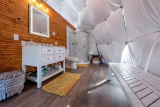Fully-Equipped Luxury Dome Rental for 4 in Burnet, Texas - 5