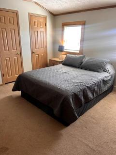 Large, Three Bedroom Cabin in Sturgis, South Dakota, Perfect for a Glamping Retreat to the Badlands - 6