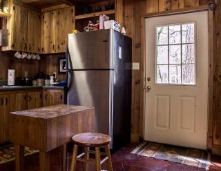 Beautiful Laakeside Cabin near Columbus - Ideal for a Glamping Getaway in Ellaville, Georgia - 4