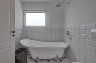 Hidden Pool House With Sea View - Happy Rentals - 1
