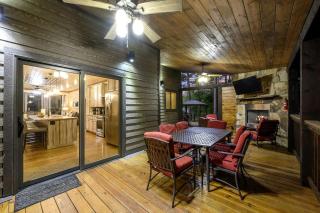 Modern Two-Story Cabin with Hot Tub, Game Loft & Fire Pit in Southeast Oklahoma - 8