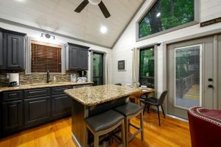 Romantic 1-Bedroom Cabin with Fireplace, Hot Tub & Nature Views Near Broken Bow - 6