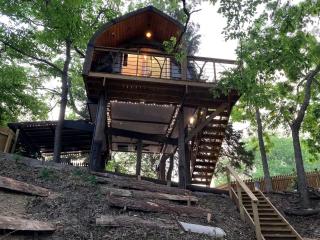 Magical Treehouse Retreat with Creek Views near Forestburg Forest in Forestburg, Texas - 2