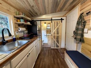 Cute Cozy Cabin for Two for a Romantic Escape in the Umpqua National Forest in Oregon - 7