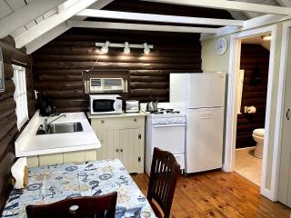 Private Cottage for Romantic Vacations near West Penobscot Bay, Maine - 4