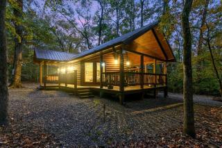 Romantic Cabin for Two with Hot Tub, Fireplace & Double Shower Near Hochatown - 0