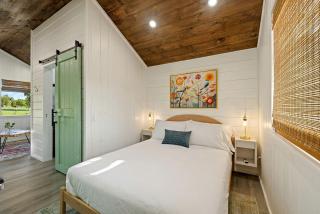 Entire Farm Retreat with Three Modern Cabins in Lake City, Florida, Perfect for an Event or Large Family Getaway - 7