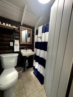 Romantic Cottage Retreat for Couples near Lincolnville, Maine - 8