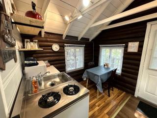 Romantic Cottage Retreat for Couples near Lincolnville, Maine - 6