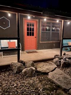 Family Cabin Getaway with an Outdoor Fireplace near Lake Granbury in Texas - 5