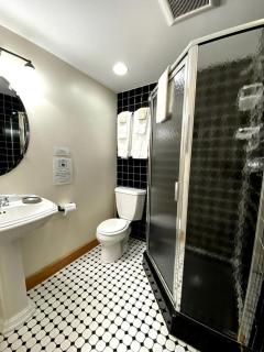 Cozy Cottage with Private Patio & Modern Amenities near Camden, Maine - 5