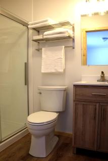 Spacious Cabin with Mountain Views & Private Porch near Resurrection Bay, Seward Alaska - 7
