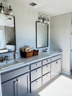 Spacious Ranch House Perfect for a Family Glamping Getaway in Mico, Texas - 2