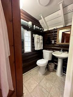 Secluded Cottage Getaway with Kitchenette near Lincolnville, Maine - 1