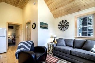 Charming Cottage Retreat with Private Deck and BBQ near Camden, Maine - 5
