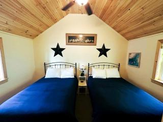 Charming Cottage Retreat with Private Deck and BBQ near Camden, Maine - 3