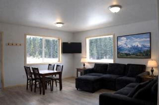 Alaskan Cabin Getaway with Mountain Views & Full Kitchen near Resurrection Bay, Seward Alaska - 5