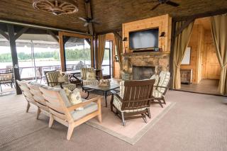 Wonderful Glamping Spot near Columbus, Georgia: Charming 8-Person Cabin in Ellaville - 7