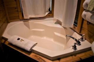 Fully Furnished Cabin with Fire Pit Perfect for Small Groups in Oklahoma - 3