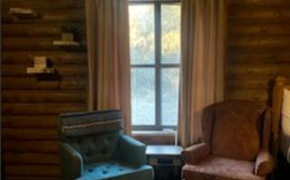 Sustainable and Pet-Friendly Cabin Perfect for Animal Lovers in Bluff Dale, TX - 9