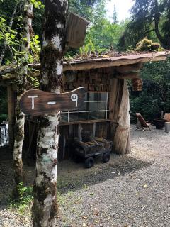 Amazing Safari Tent, Perfect for a Relaxing Escape in Nature near Olympic National Park in Washington - 3