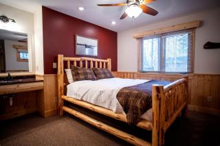 Spacious Luxury Log Cabin with Stone Fireplace & Screened Porch Near Superior National Forest, Babbitt MN - 5