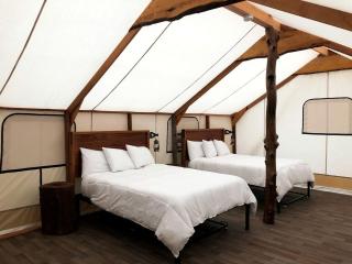 Rustic and Spacious Safari Tent in Forks, Washington, Perfect for a Glamping Getaway to the Pacific Northwest - 6