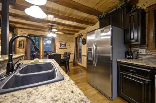 Spacious Cabin for 8 with Loft, Pool Table & Fireplace Near Broken Bow Lake - 1