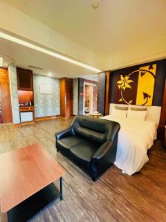 Walker Motel 2 - 3
