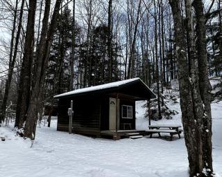 Porched Cabin for a Memorable Family Glamping Getaway near Wolf River in Wisconsin - 1