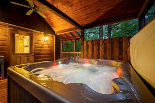 Rustic Two-Story Cabin with Hot Tub, Game Loft & Fireplace Near Broken Bow - 9