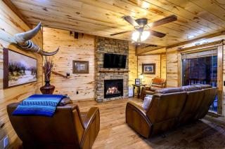Rustic Two-Story Cabin with Hot Tub, Game Loft & Fireplace Near Broken Bow - 2