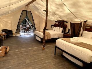 Spacious and Pet Friendly Safari Tent on a Glamping Resort in the Pacific Northwest, WA - 6