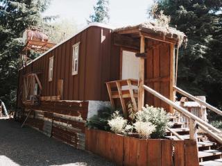 Relaxing Safari Tent for an Incredible Outdoor Glamping Getaway near Forks, Washington - 6