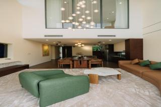Regal Victoria Retreat Villa by Emily in Town - 5