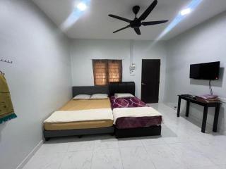 OYO 91220 D Inai Roomstay - 1